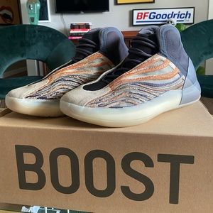 Yeezy QNTM Flash Orange